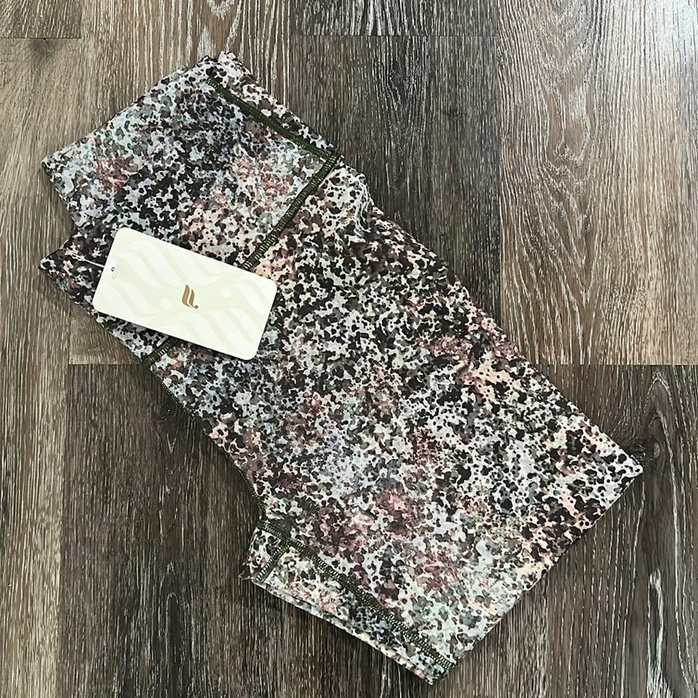 NWT Fabletics 7/8 powerhold legging - Medium|8